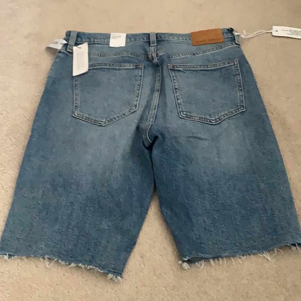Denim Forum Jean Short - Picture 4 of 16